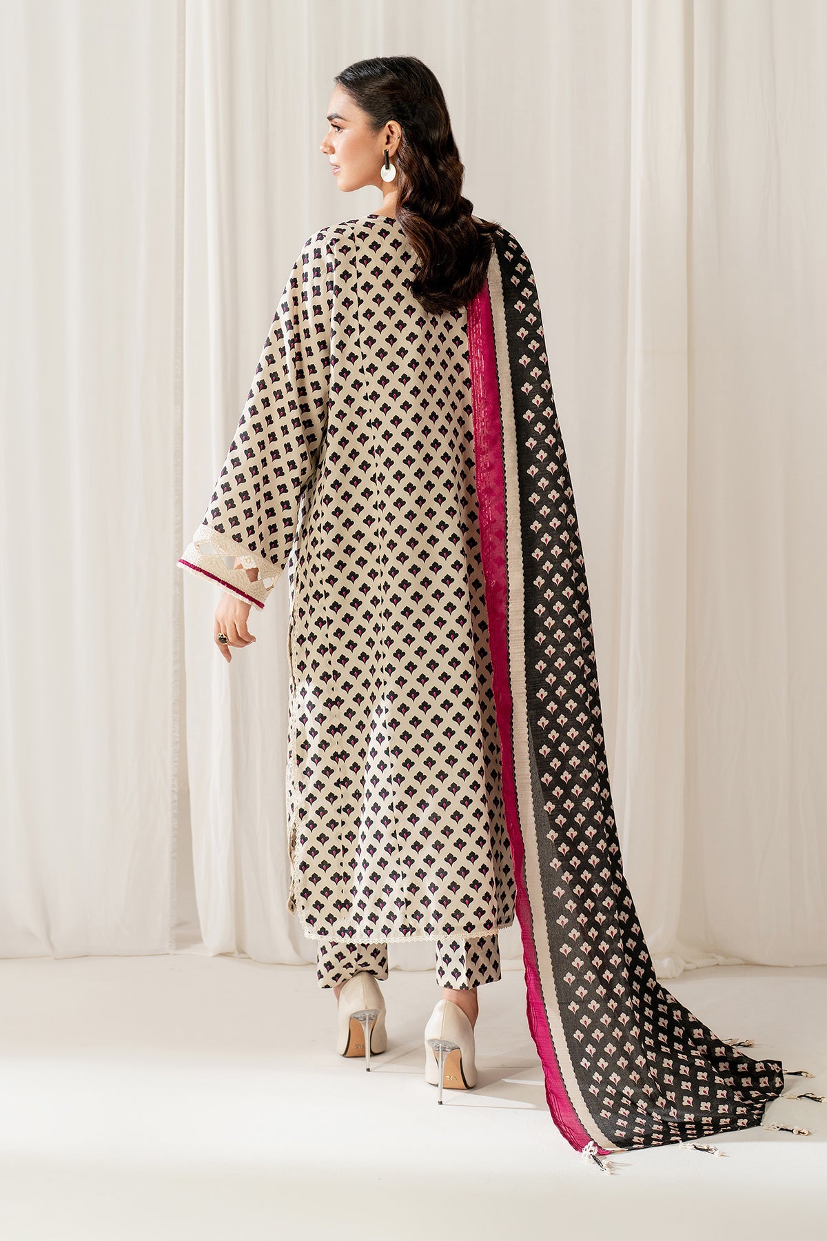 BAROQUE 3PC KARANDI PRINTED SHIRT WITH KARANDI PRINTED DUAPTTA AND TROUSER - 1703