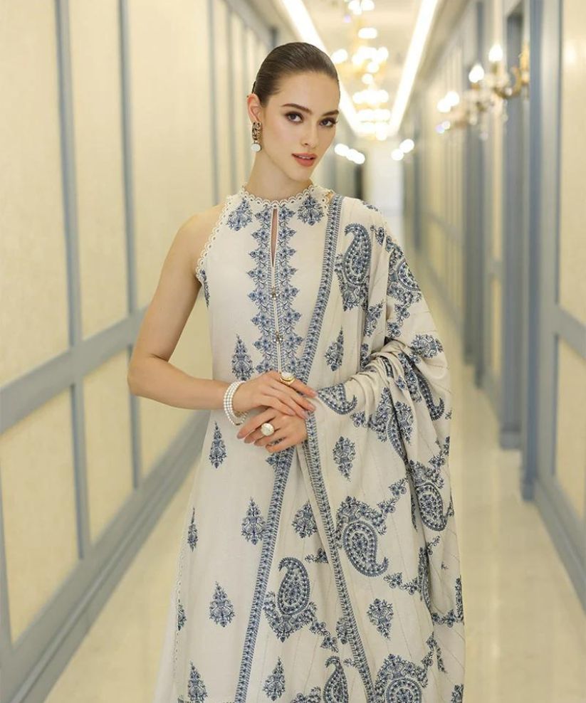 Bareeze Dhanak 3PC Embroidered With Dhanak Shawl Embroidered-101